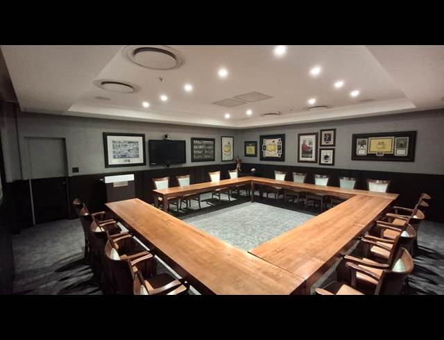 BUSINESS PROPERTY TO RENT IN GEORGE CENTRAL