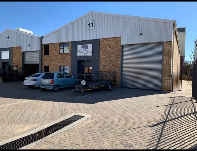 410M² WAREHOUSE TO LET IN STRIJDOMPARK