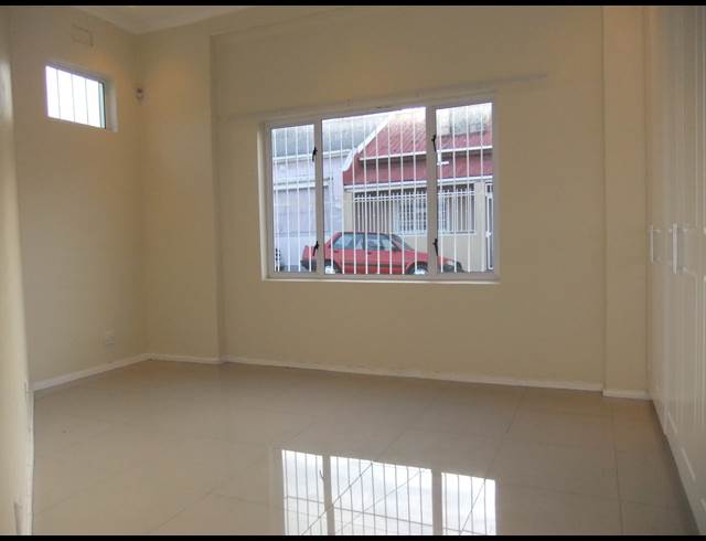 2 bed property to rent in OBSERVATORY