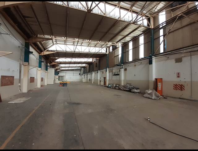 2,200M² FACTORY TO LET IN CHAMDOR