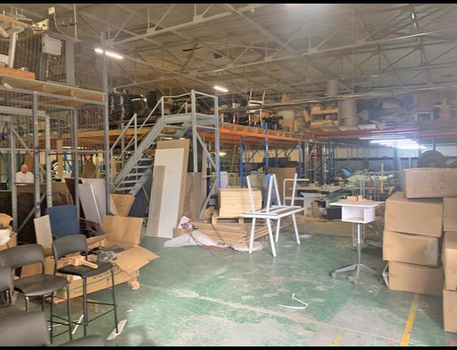1,600M² WAREHOUSE TO LET IN BENROSE