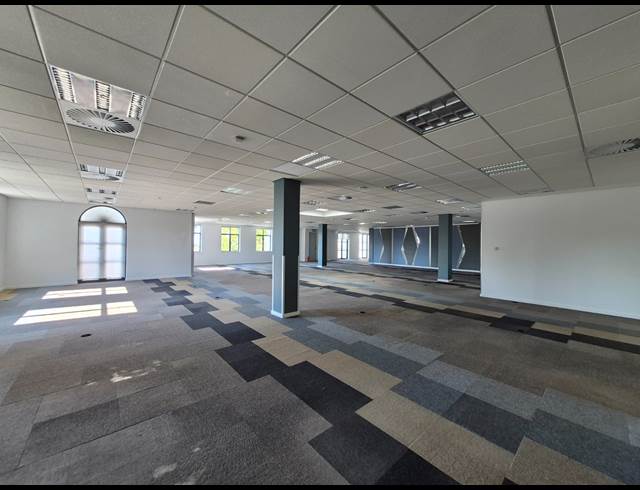 901M² OFFICE TO LET IN ILLOVO