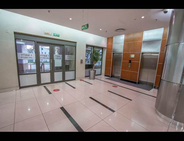 1,833M² OFFICE TO LET IN ROSEBANK