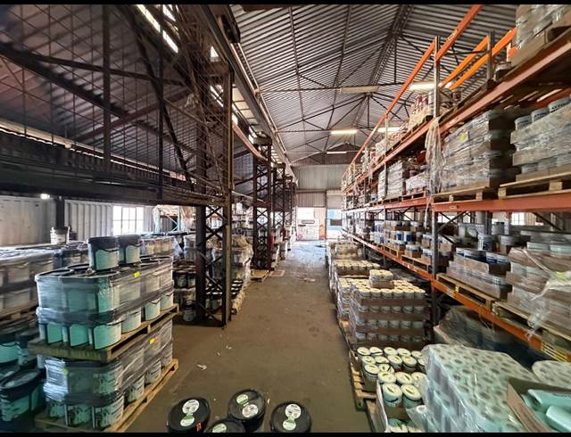 1,800M² WAREHOUSE TO LET IN INDUSTRIA WEST