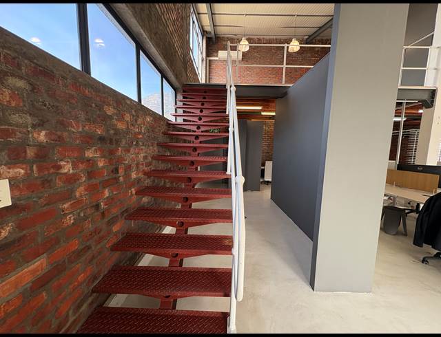260M² OFFICE TO LET IN WOODSTOCK