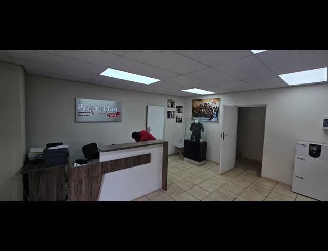 728M² WAREHOUSE TO LET IN LASER PARK