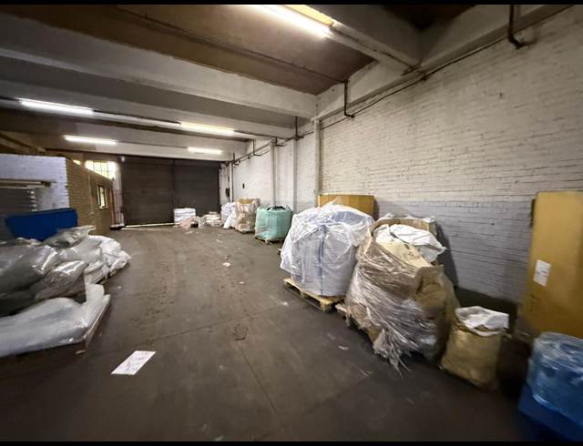 380M² WAREHOUSE TO LET IN INDUSTRIA WEST