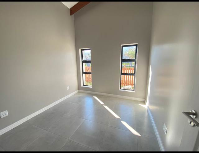 2 BEDROOM HOUSE TO LET IN HEATHERLANDS
