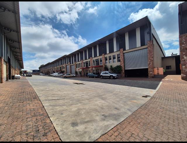 350M² WAREHOUSE TO LET IN CLEVELAND