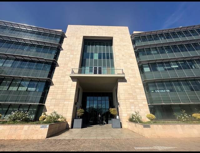 379M² OFFICE TO LET IN SANDTON CENTRAL