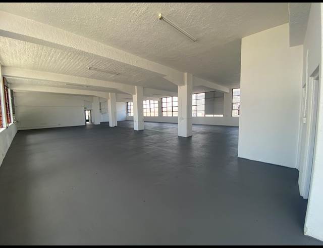 482M² BUSINESS CENTRE TO LET IN PAARDEN EILAND