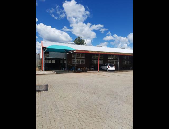 1,250M² WAREHOUSE TO LET IN DALESIDE