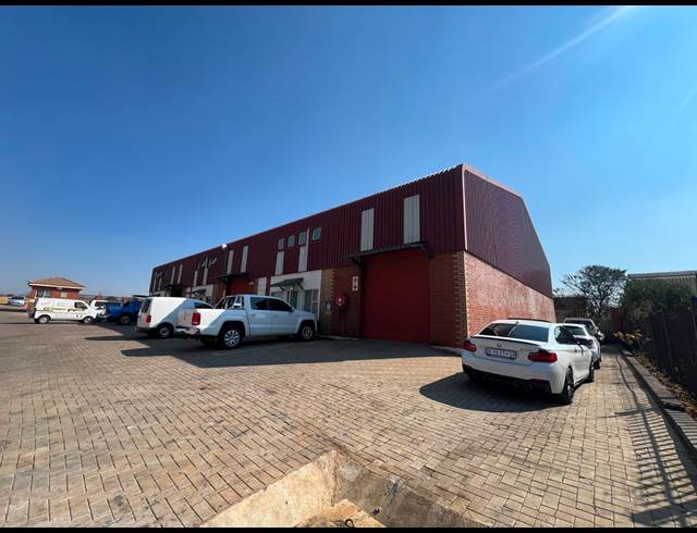 300M² WAREHOUSE TO LET IN SUNDERLAND RIDGE