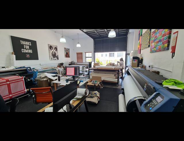 226M² WAREHOUSE TO LET IN WESTLAKE