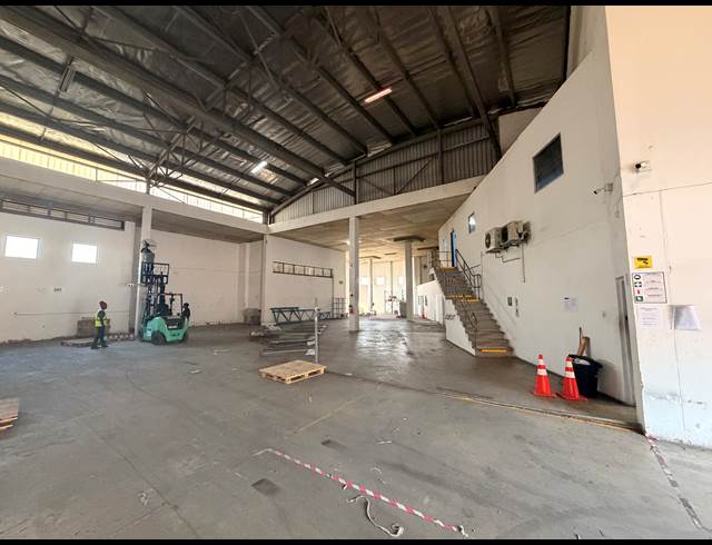900M² WAREHOUSE TO LET IN RIVERHORSE VALLEY