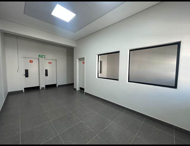 198M² BUILDING TO LET IN MAITLAND