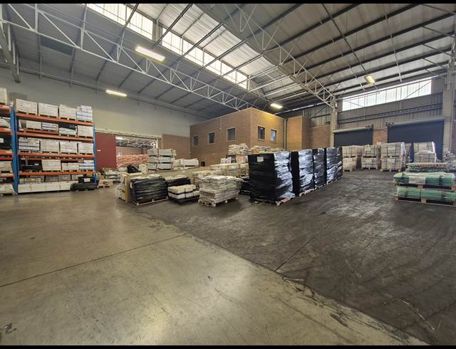 2,494M² WAREHOUSE TO LET IN GOSFORTH PARK