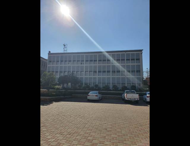 320M² OFFICE TO LET IN ALBERTON NORTH