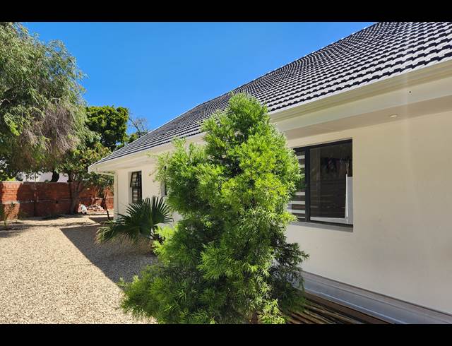 4 bed property to rent in BERGVLIET