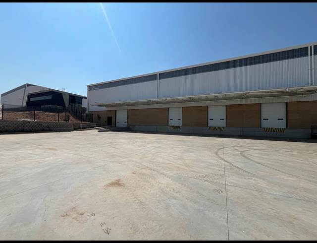 4,631M² WAREHOUSE TO LET IN AIRPORT PARK