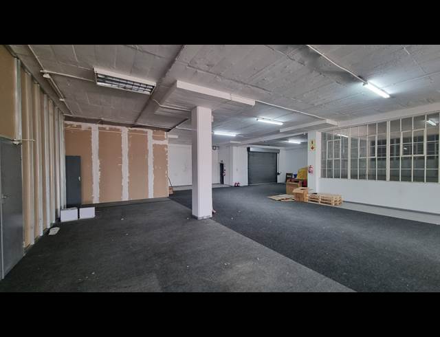 850M² WAREHOUSE TO LET IN SALT RIVER