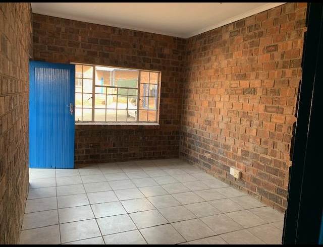 168M² WORKSHOP TO LET IN ROCKY DRIFT