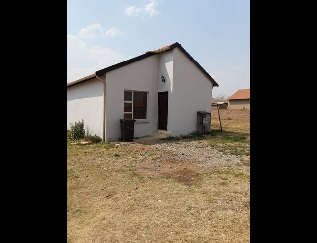 2 bed property to rent in SHARON PARK, EXT 1