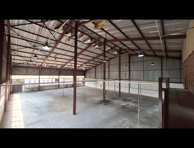 710M² WAREHOUSE TO LET IN ROBERTVILLE