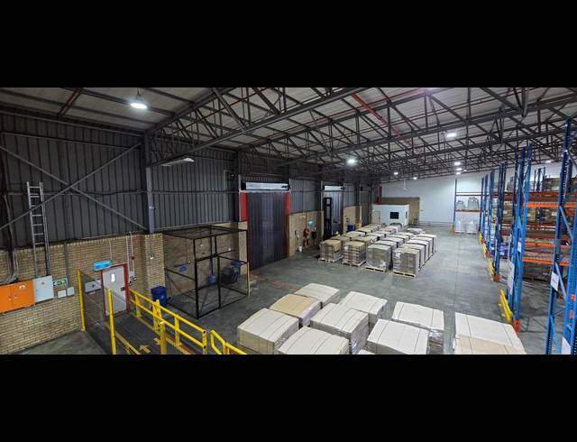 3,800M² WAREHOUSE TO LET IN NORTH RIDING