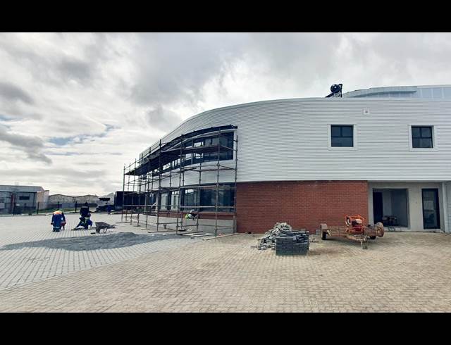2,820M² WAREHOUSE TO LET IN KILLARNEY GARDENS