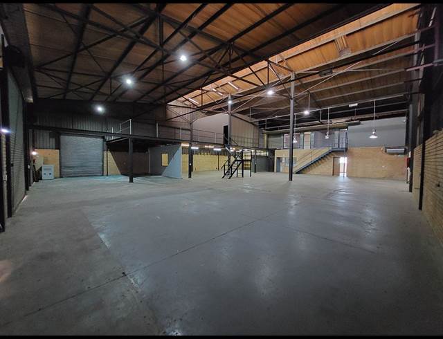 952M² WAREHOUSE TO LET IN HENNOPSPARK