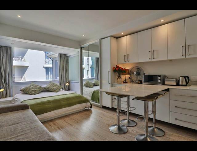 0.5 BEDROOM APARTMENT TO LET IN MOUILLE POINT