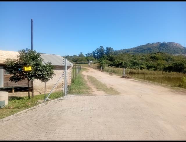 10,000M² INDUSTRIAL YARD TO LET IN ROCKY DRIFT