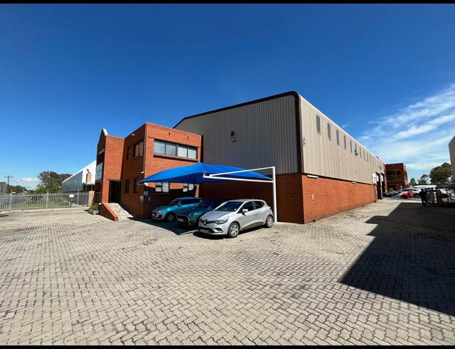 940M² WAREHOUSE TO LET IN DALPARK