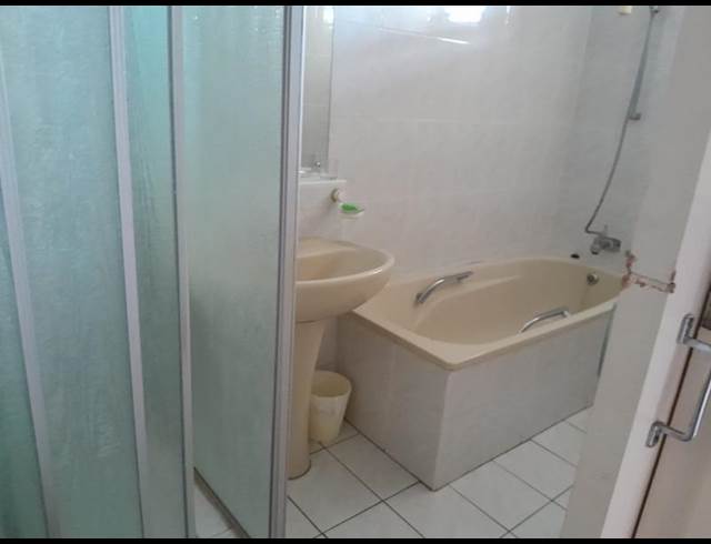 2 BEDROOM PROPERTY TO RENT IN NORTH BEACH