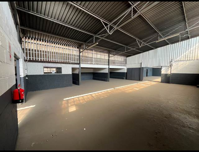 200M² WORKSHOP TO LET IN VULCANIA