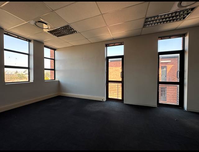 142.10M² OFFICE TO LET IN HIGHVELD TECHNOPARK