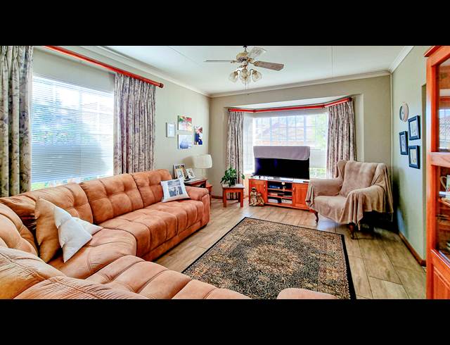 3 bed property to rent in CHANCLIFF AH