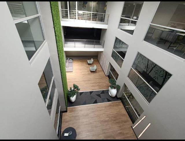 BUSINESS PROPERTY TO RENT IN CRESTA