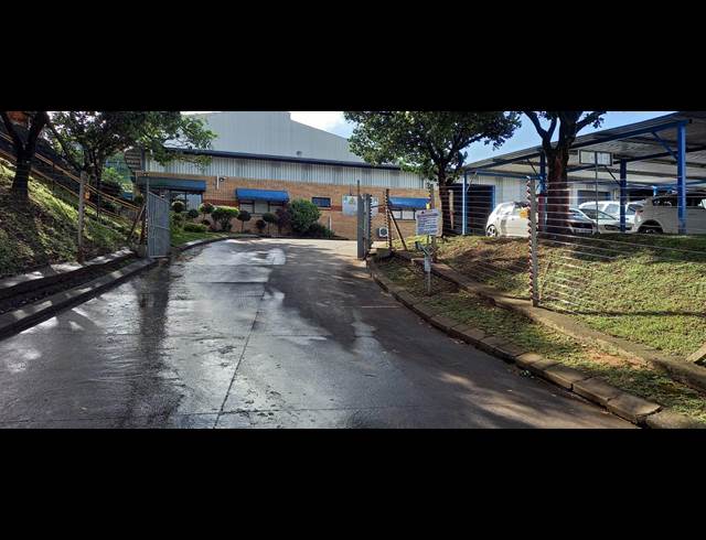 800M² WAREHOUSE TO LET IN WESTMEAD