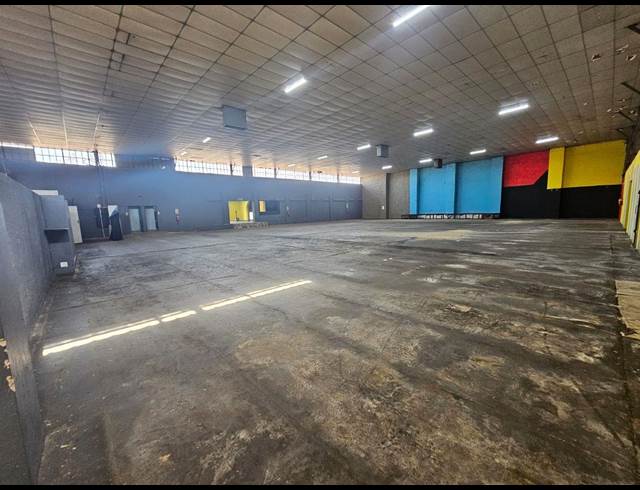 1,400M² WAREHOUSE TO LET IN GOLDEN SPRINGS