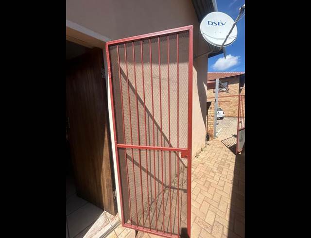 1 BEDROOM PROPERTY TO RENT IN MOKOPANE CENTRAL