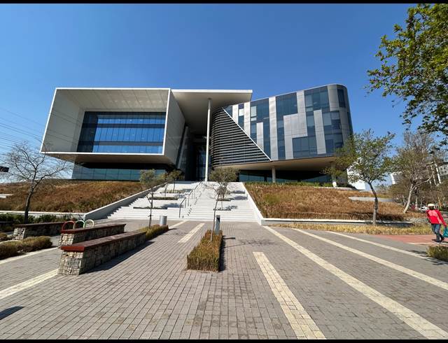 510M² OFFICE TO LET IN WATERFALL
