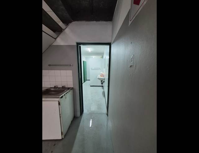 383M² WAREHOUSE TO LET IN BRIARDENE
