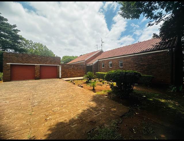 330M² OFFICE TO LET IN KENLEAF