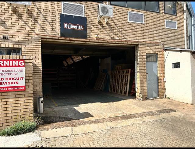 2,500M² WAREHOUSE TO LET IN WYNBERG