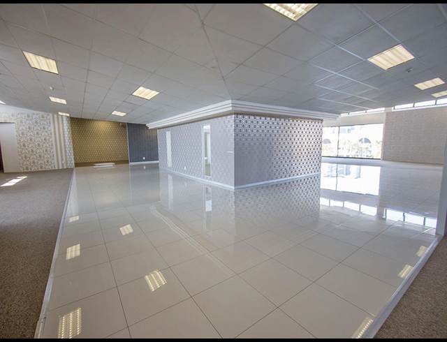640M² SHOWROOM TO LET IN KRAMERVILLE