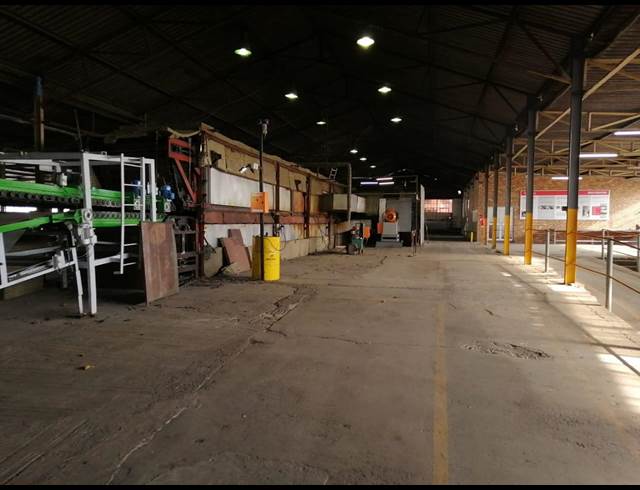 4,500M² WAREHOUSE TO LET IN VULCANIA