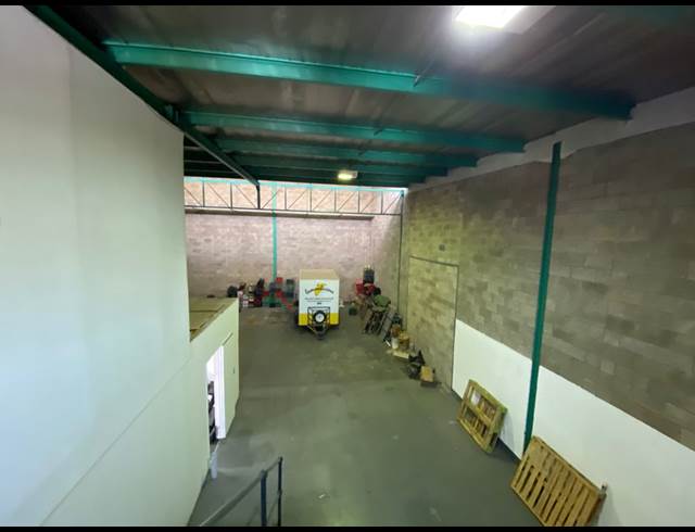 273M² WAREHOUSE TO LET IN DRIEHOEK