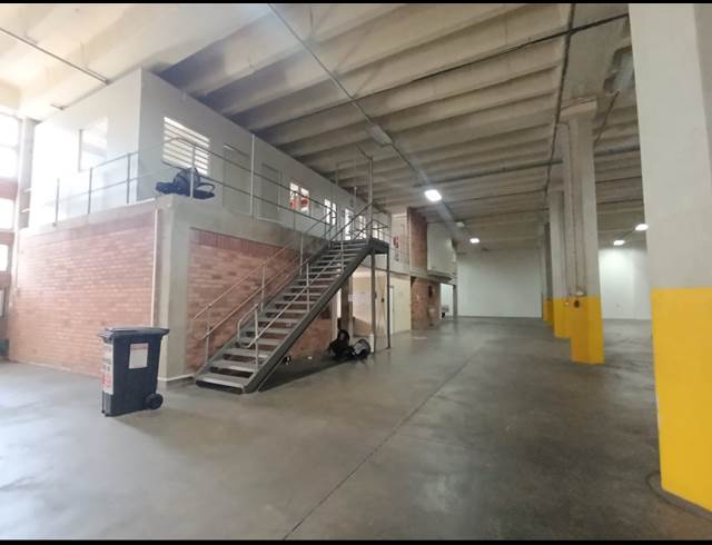 1,370M² WAREHOUSE TO LET IN WESTMEAD